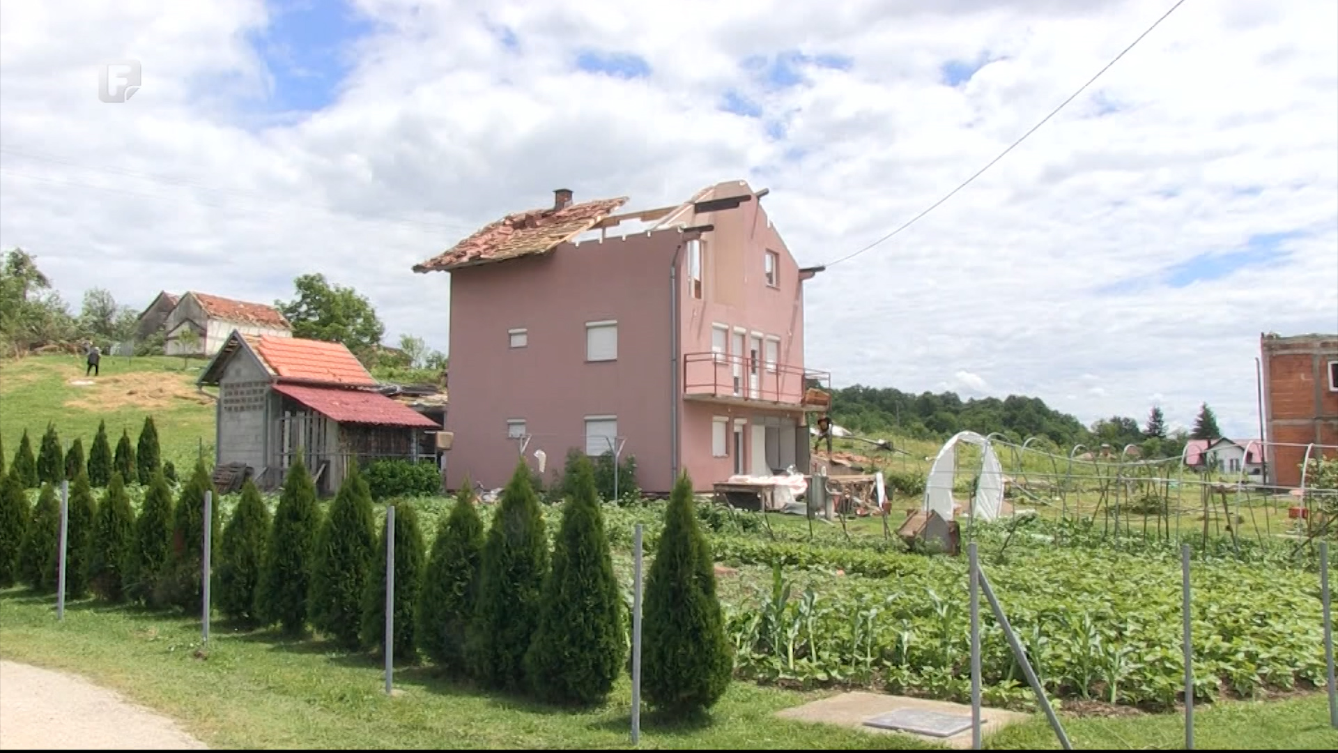 Banja Luka: Pijavica odnijela krovove sa nekoliko kuća